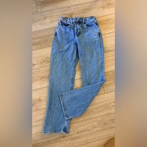 Abercrombie & Fitch High Rise ‘90s Relaxed Jean